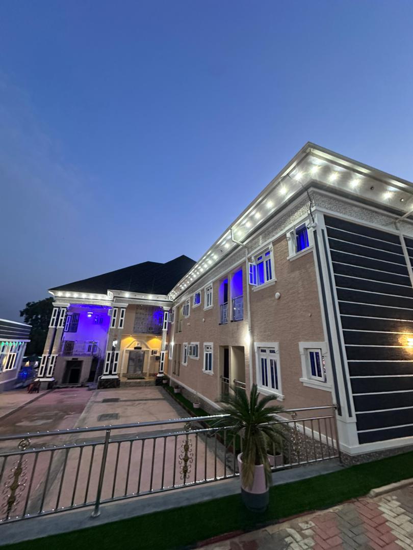 B&K Hotel & Suites